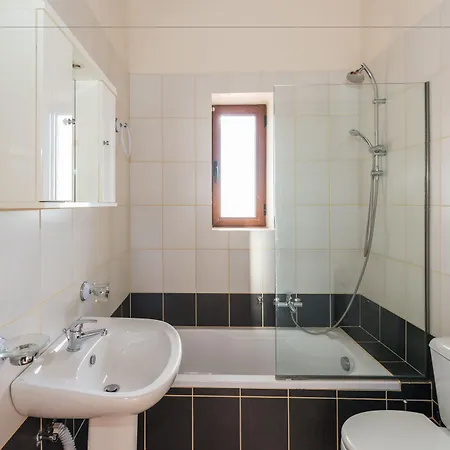 Orient Volimes 圣尼古拉奥斯