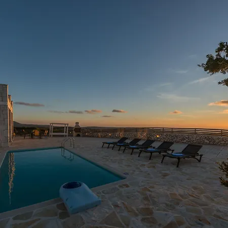 別荘 Orient Volimes